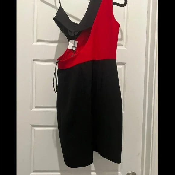Black Halo- red and black cocktail dress.  Size 4 - Picture 2 of 5